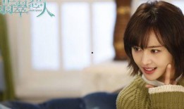 翡翠恋人在线观看01,梦幻开局，揭开神秘面纱